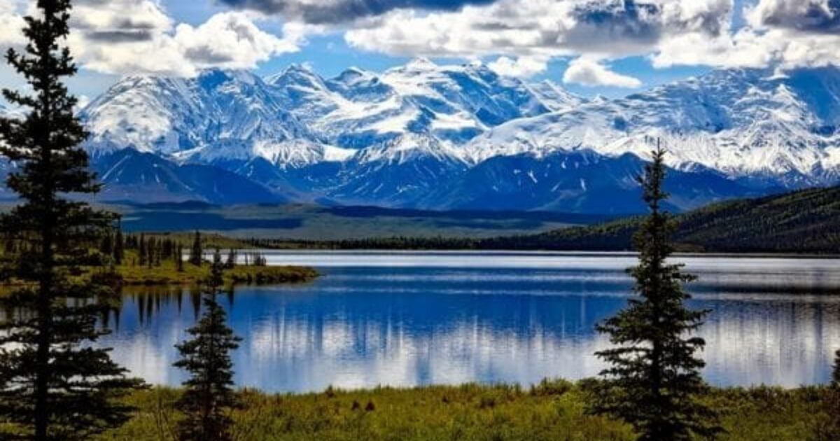 Denali National Park, Alaska (Image by David Mark from Pixabay)